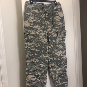 Military cargo pants